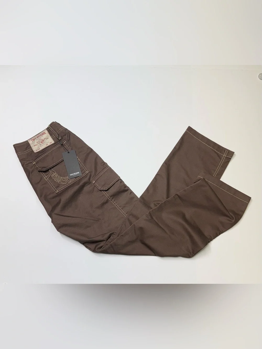 True Religion Cargo Pants EMB Outline Mens 30x32 Color Bracken Retail $169 NWT
